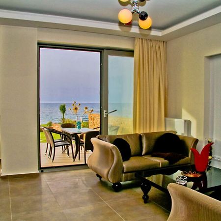 Sea View Beachfront Villa Peri Gúvesz Kültér fotó
