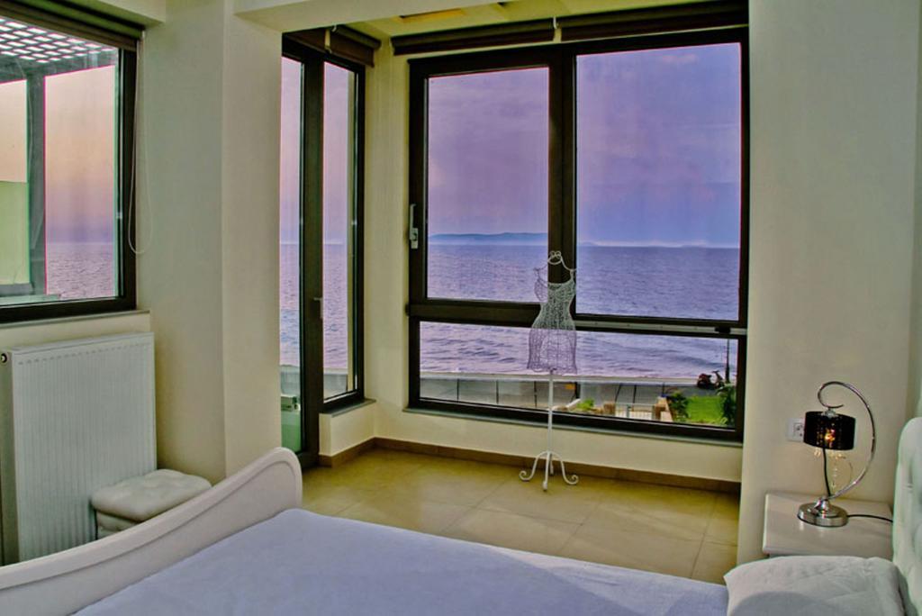 Sea View Beachfront Villa Peri Gúvesz Kültér fotó